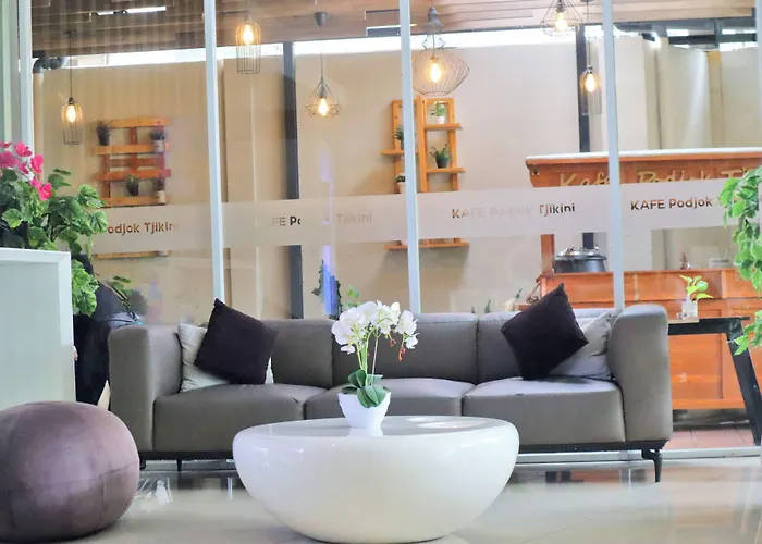 Whiz Hotel Cikini Jakarta
